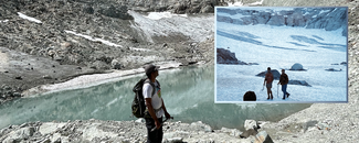 Estas imágenes muestran el glaciar Ice Worm en las montañas Cascade del Norte de Washington, EE. UU., que estuvo bajo continuo monitoreo cada año desde 1984 y desapareció en el 2023. Foto principal: La ubicación del antiguo glaciar Ice Worm el 13 de agosto del 2023. Foto insertada: Glaciar Ice Worm el 16 de agosto de 1986. Estas imágenes muestran el glaciar Ice Worm en las montañas Cascade del Norte de Washington, EE. UU., que estuvo bajo continuo monitoreo cada año desde 1984 y desapareció en el 2023. Foto principal: La ubicación del antiguo glaciar Ice Worm el 13 de agosto del 2023. Foto insertada: Glaciar Ice Worm el 16 de agosto de 1986.